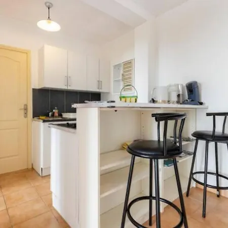 Location 2 Pieces Sur A 3km De Monaco Эз