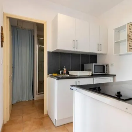 Location 2 Pieces Sur A 3km De Monaco Эз