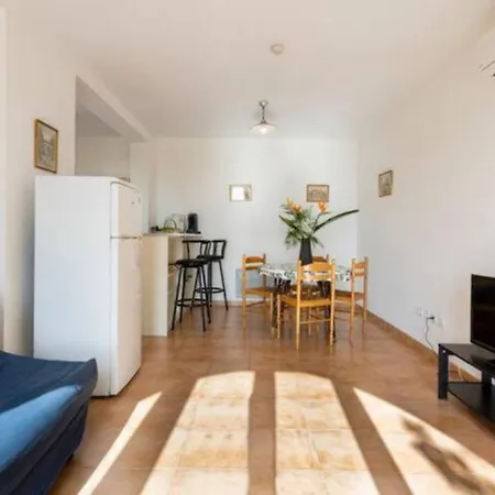 Location 2 Pieces Sur A 3km De Monaco *