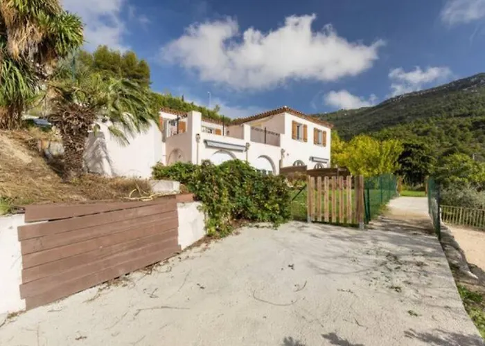 Location 2 Pieces Sur A 3km De Monaco إز